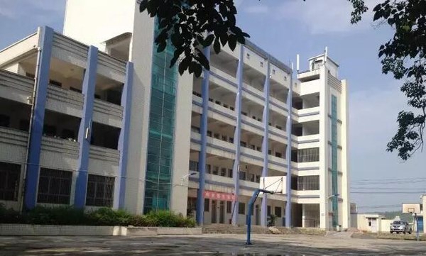 修文县中等职业学校教学大楼