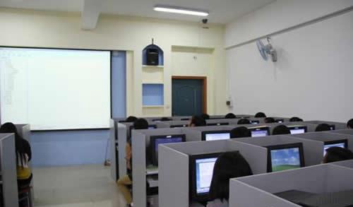 贵州省物资学校计算机实训室